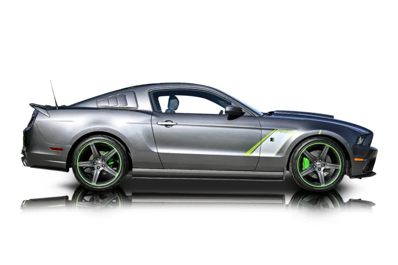 An incredible side shot photo of aFord Mustang that you should buy.