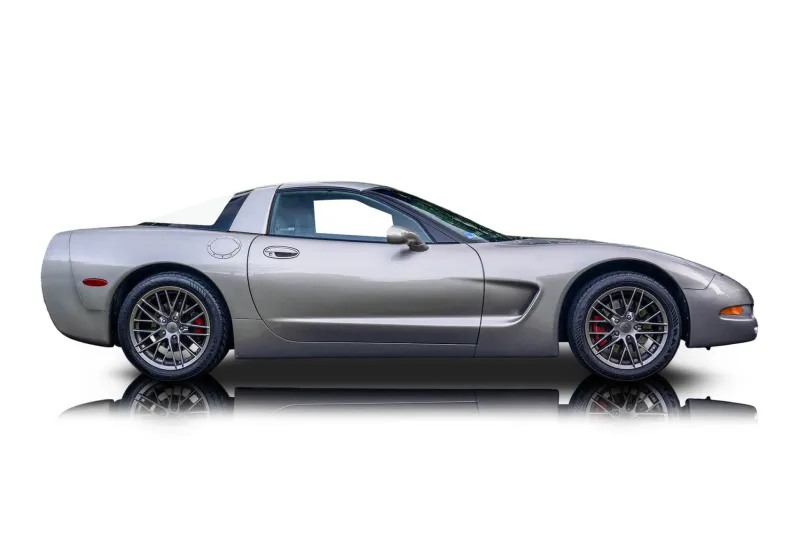 An incredible side shot photo of aChevrolet Corvette that you should buy.
