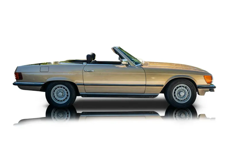 An incredible side shot photo of aMercedes-Benz 280SL that you should buy.