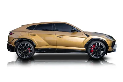 Passenger side photo of 2024 Lamborghini Urus