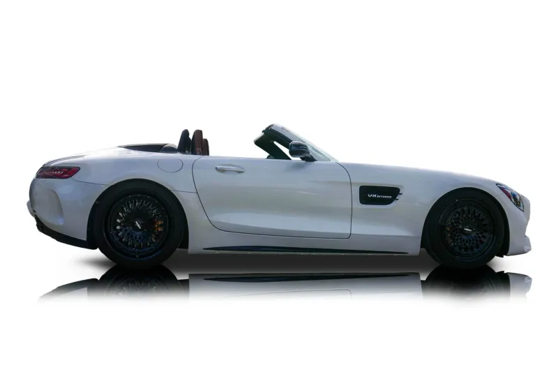 An incredible side shot photo of aMercedes-Benz AMG GT C that you should buy.