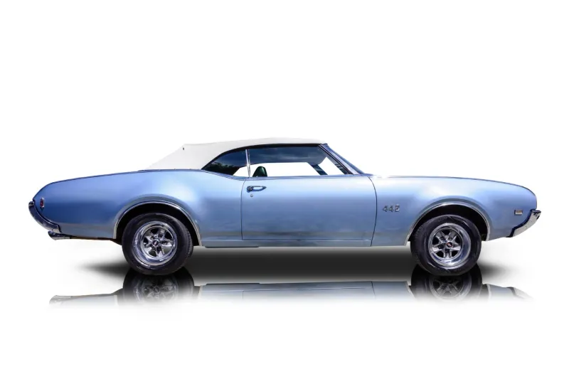 An incredible side shot photo of aOldsmobile 442 that you should buy.