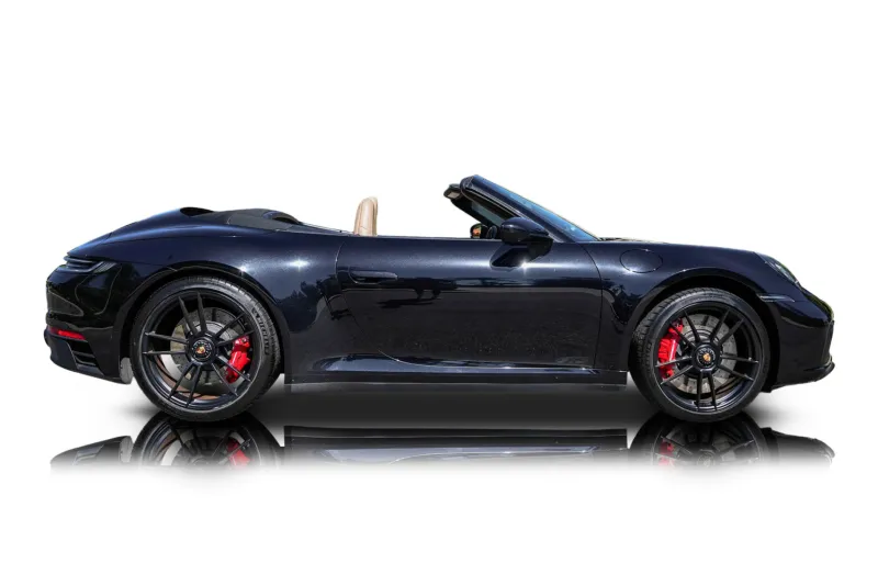 An incredible side shot photo of aPorsche 911 that you should buy.