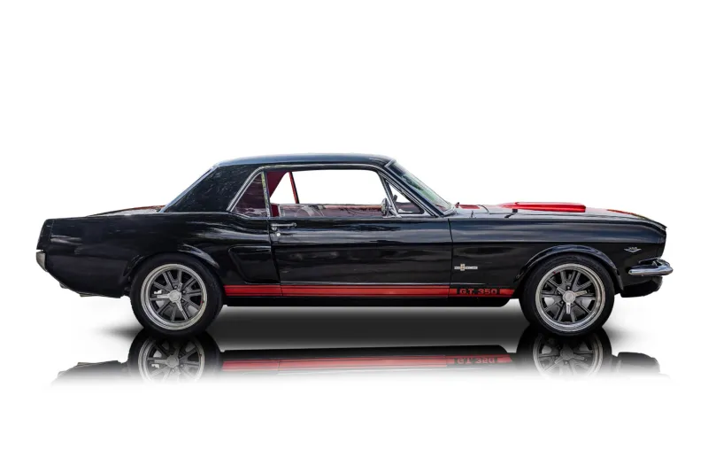 An incredible side shot photo of aFord Mustang that you should buy.