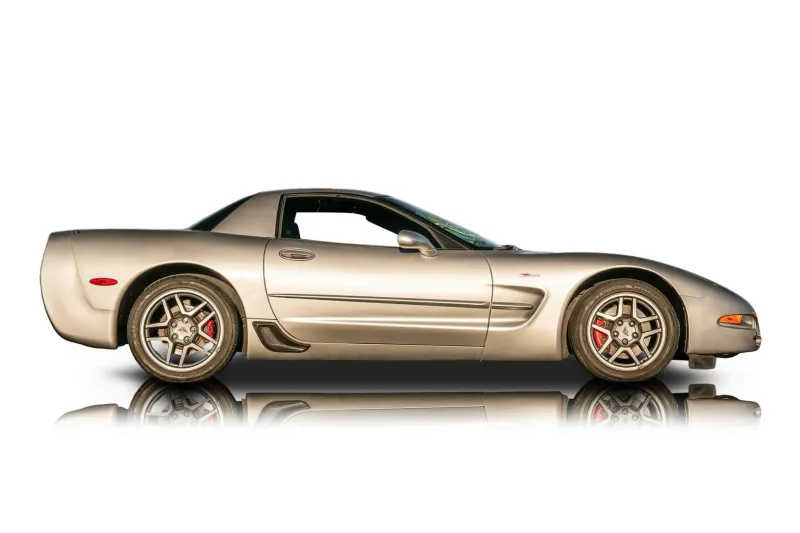 An incredible side shot photo of aChevrolet Corvette that you should buy.