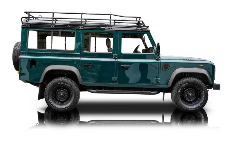 An incredible side shot photo of aLand Rover Defender 110 that you should buy.