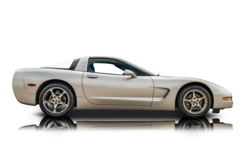An incredible side shot photo of aChevrolet Corvette that you should buy.