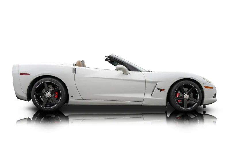 An incredible side shot photo of aChevrolet Corvette that you should buy.