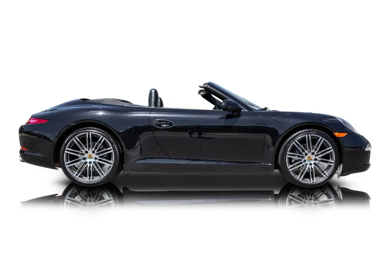 An incredible side shot photo of aPorsche 911 that you should buy.