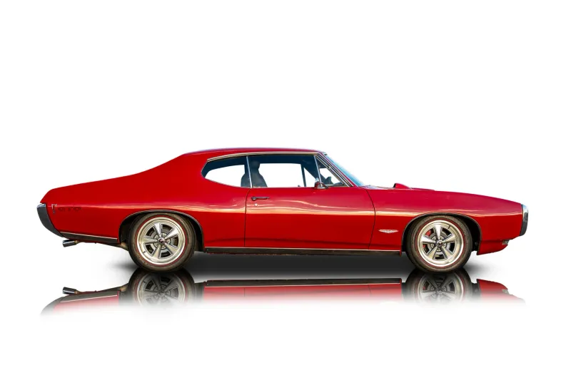 An incredible side shot photo of aPontiac GTO that you should buy.