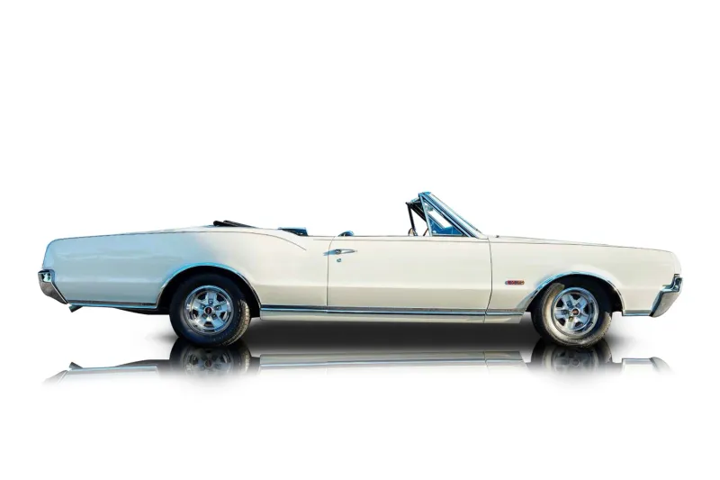 An incredible side shot photo of aOldsmobile 442 that you should buy.