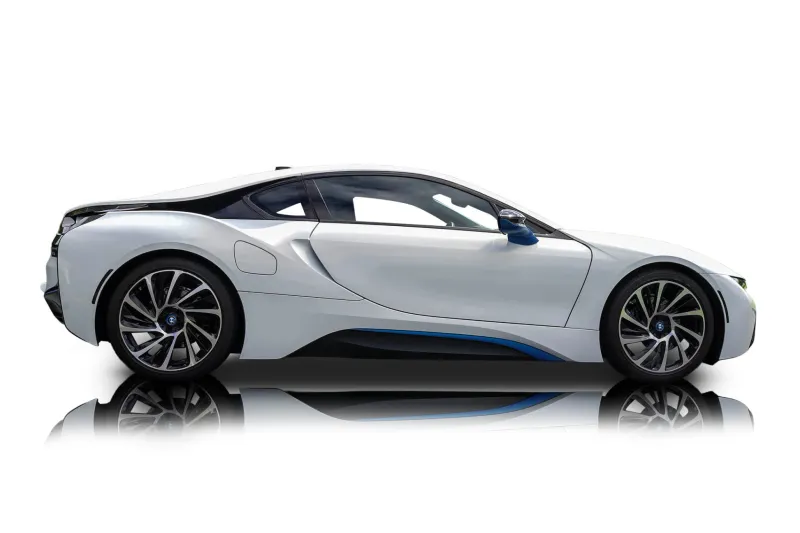 An incredible side shot photo of aBMW I8 that you should buy.
