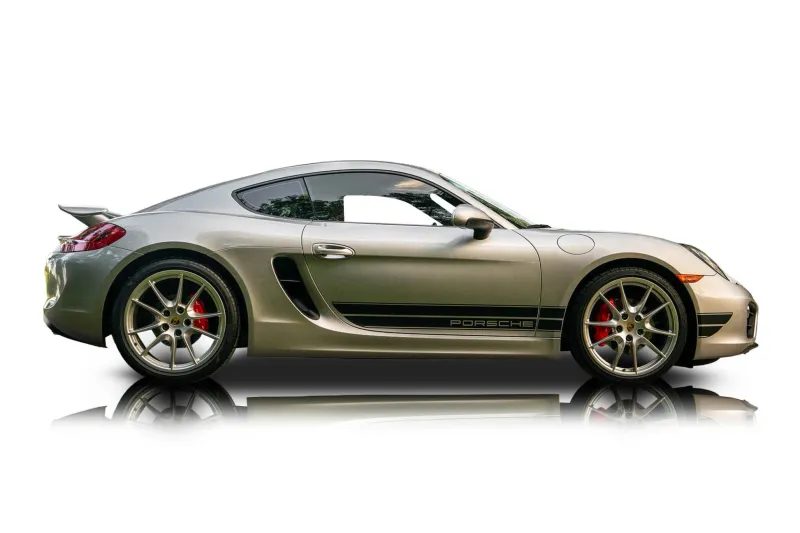 An incredible side shot photo of aPorsche Cayman that you should buy.