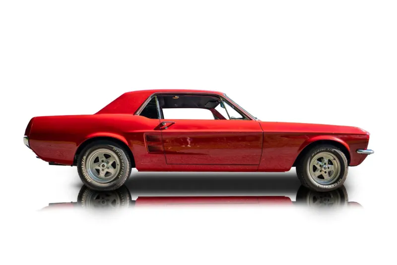An incredible side shot photo of aFord Mustang that you should buy.