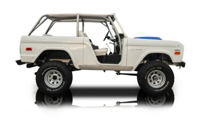 Passenger side photo of 1971 Ford Bronco