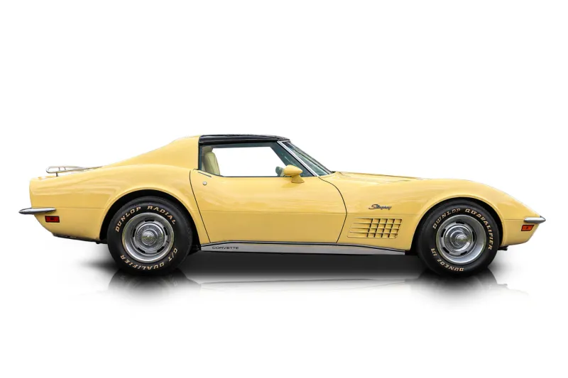 An incredible side shot photo of aChevrolet Corvette that you should buy.