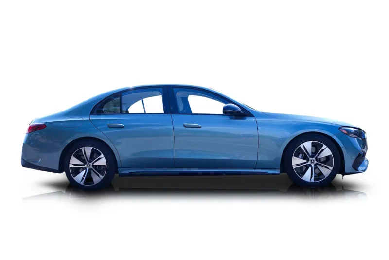 An incredible side shot photo of aMercedes-Benz E450 that you should buy.