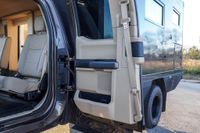 2017 Ford F-550 XLT Super Duty GXV Expedition Turtle Camper for sale