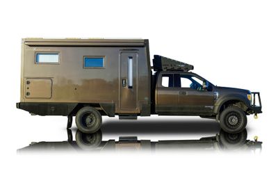 2017 Ford F-550 XLT Super Duty GXV Expedition Turtle Camper