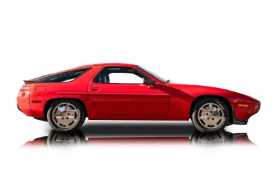 Passenger side photo of 1986 Porsche 928