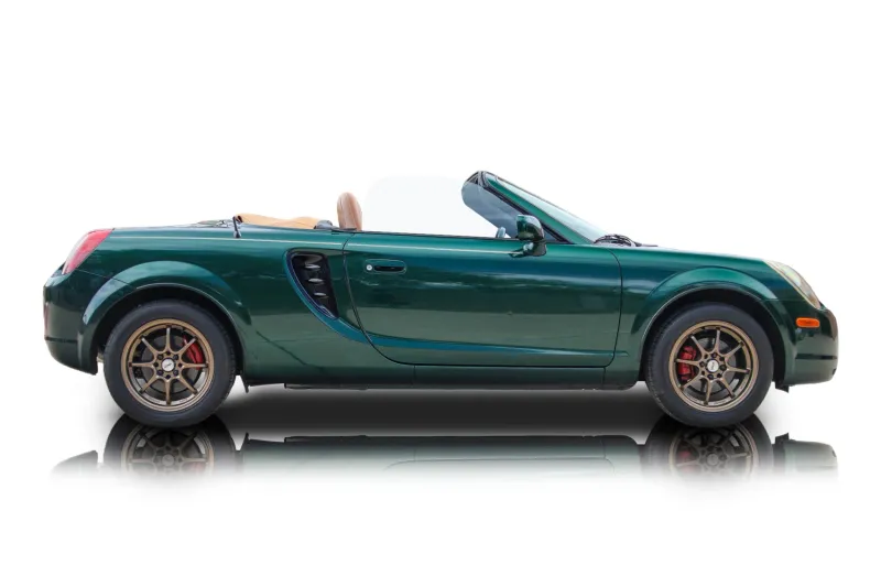 An incredible side shot photo of aToyota MR2 that you should buy.
