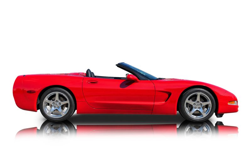 An incredible side shot photo of aChevrolet Corvette that you should buy.