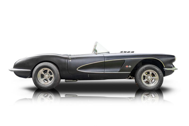 An incredible side shot photo of aChevrolet Corvette that you should buy.