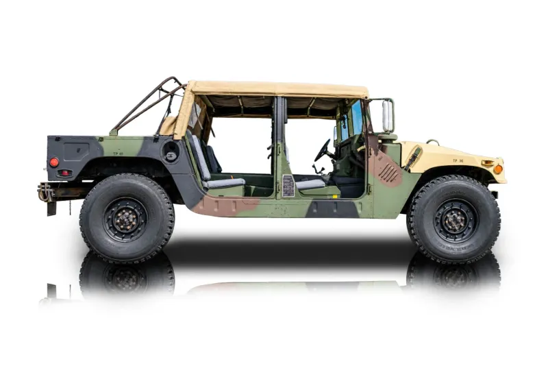 An incredible side shot photo of aAM General Humvee that you should buy.