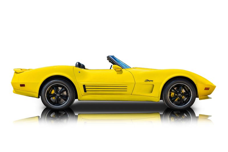 An incredible side shot photo of aChevrolet Corvette that you should buy.