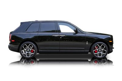 Passenger side photo of 2021 Rolls-Royce Cullinan