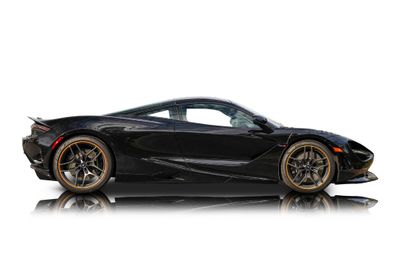 Passenger side photo of 2025 McLaren 750S