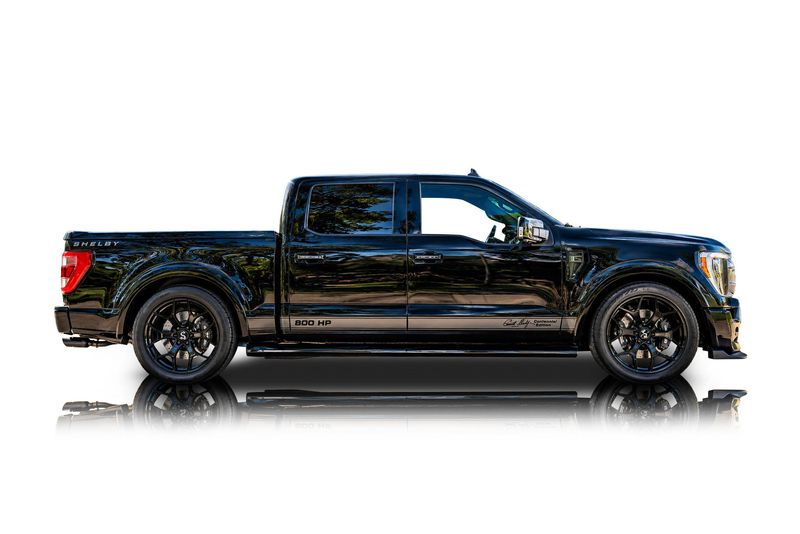 An incredible side shot photo of aFord F-150 that you should buy.