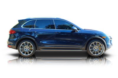 Passenger side photo of 2012 Porsche Cayenne