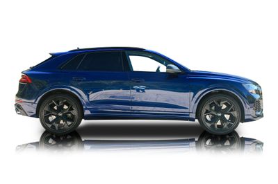 Passenger side photo of 2021 Audi RS Q8