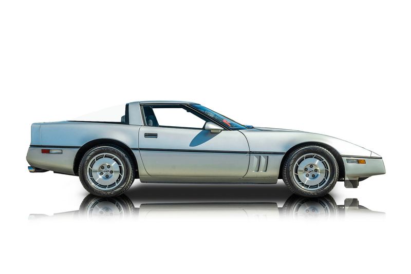 An incredible side shot photo of aChevrolet Corvette that you should buy.