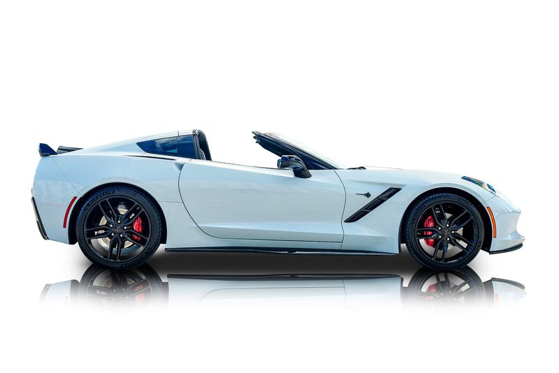 An incredible side shot photo of aChevrolet Corvette that you should buy.