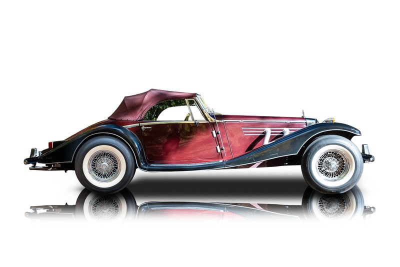 An incredible side shot photo of aMercedes-Benz 500K that you should buy.