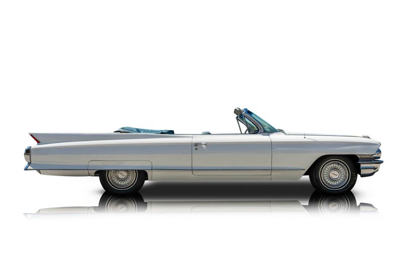 An incredible side shot photo of aCadillac Series 62 that you should buy.