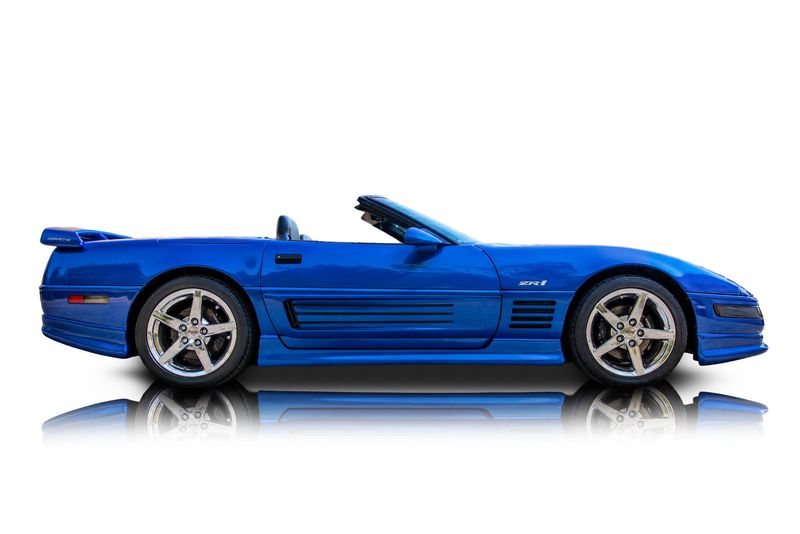 An incredible side shot photo of aChevrolet Corvette that you should buy.