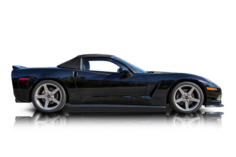 An incredible side shot photo of aChevrolet Corvette that you should buy.
