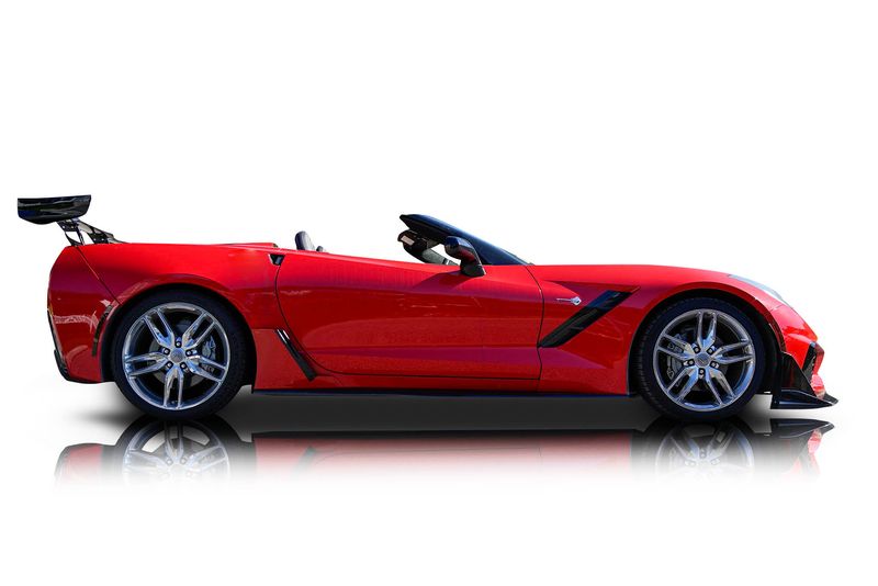 An incredible side shot photo of aChevrolet Corvette that you should buy.