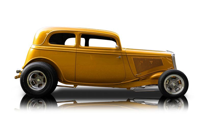 An incredible side shot photo of aFord Model 40 that you should buy.