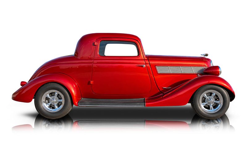 An incredible side shot photo of aStudebaker Dictator that you should buy.