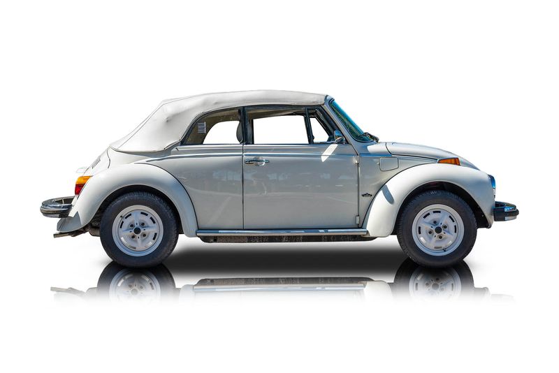 An incredible side shot photo of aVolkswagen Beetle that you should buy.
