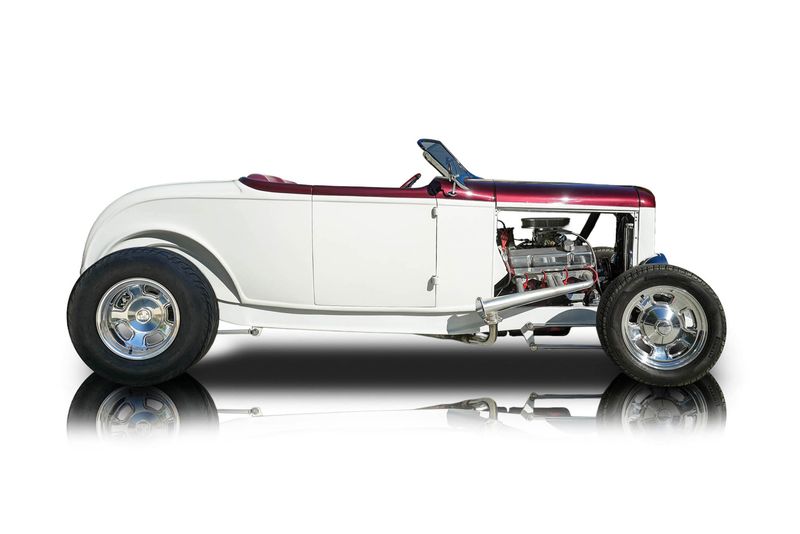 An incredible side shot photo of aFord Model B that you should buy.