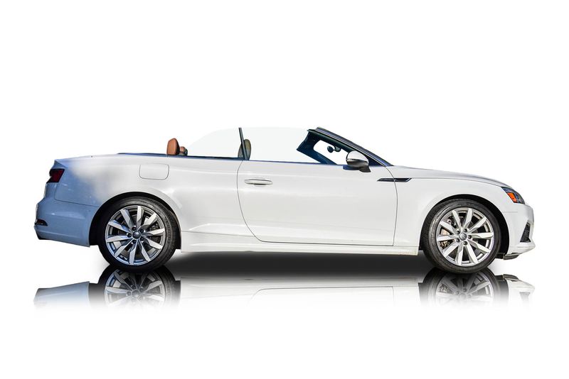 An incredible side shot photo of aAudi A5 that you should buy.